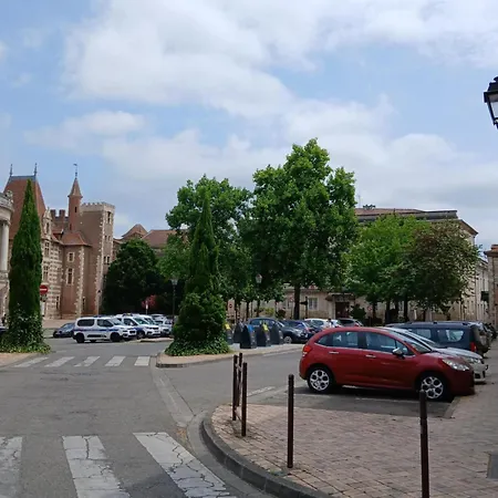 Joli En Centre Et Au Calme Lägenhet
